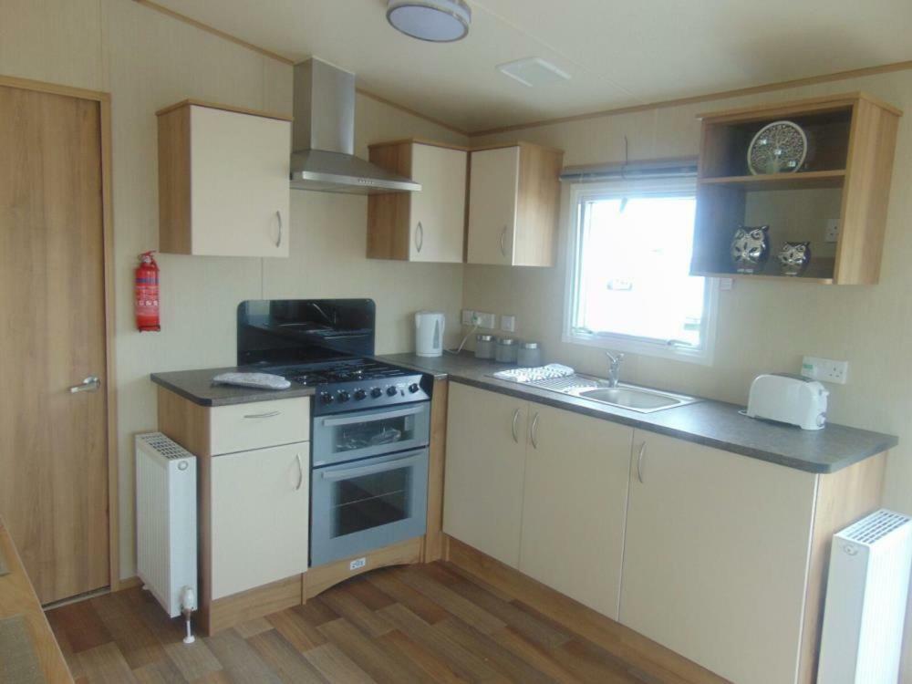 Private Caravan On Golden Sands Holiday Park, North Wales Kinmel Bay Extérieur photo